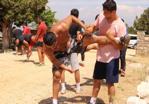 ASAT Spor Kulübü Yağlı Güreş Takımı,Kırkpınar a Elmalı da Hazırlanıyor